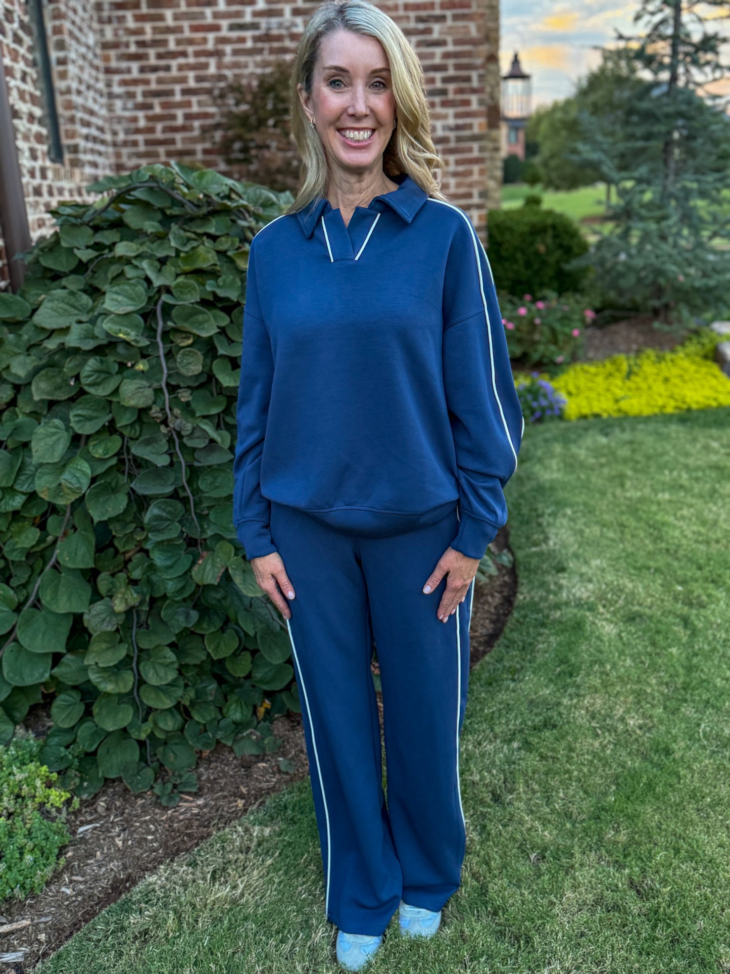 Midnight Piping Lounge Set