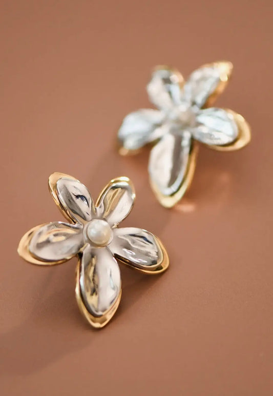 18k gold plated two tone pearl floral stud earrings with flower design